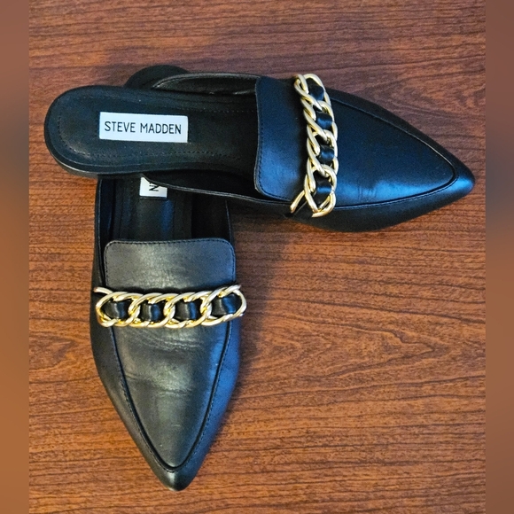 Steve Madden FaineBlack Leat Loafers with Gold Chain - Picture 1 of 12